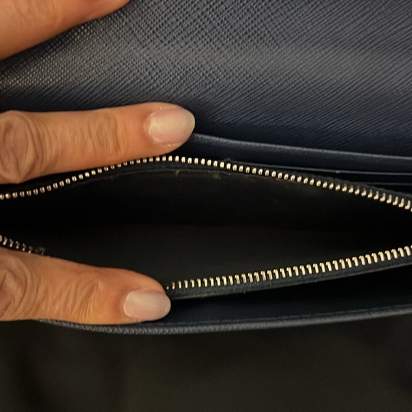 Parada Saffiano lock leather flap wallet with chain card - Picture 6 of 16